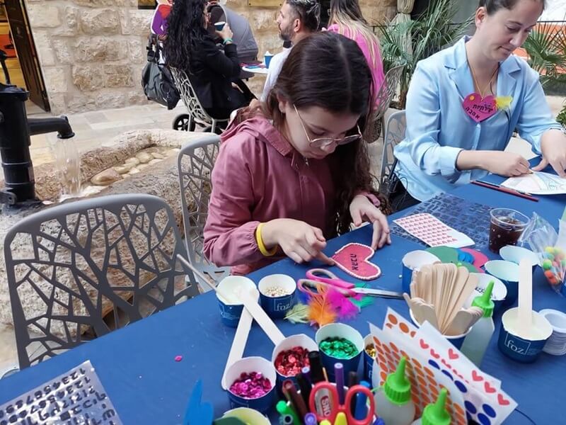 עמדות יצירה לילדים במוזיאון ידידי ישראל